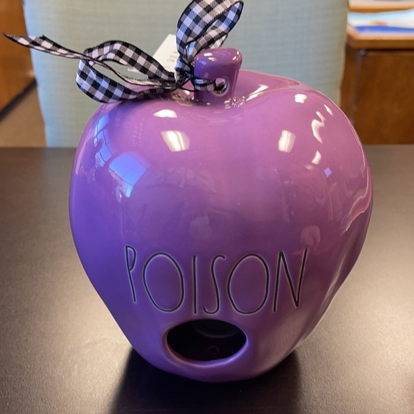 Rae Dunn Poison apple - Picture 2 of 6